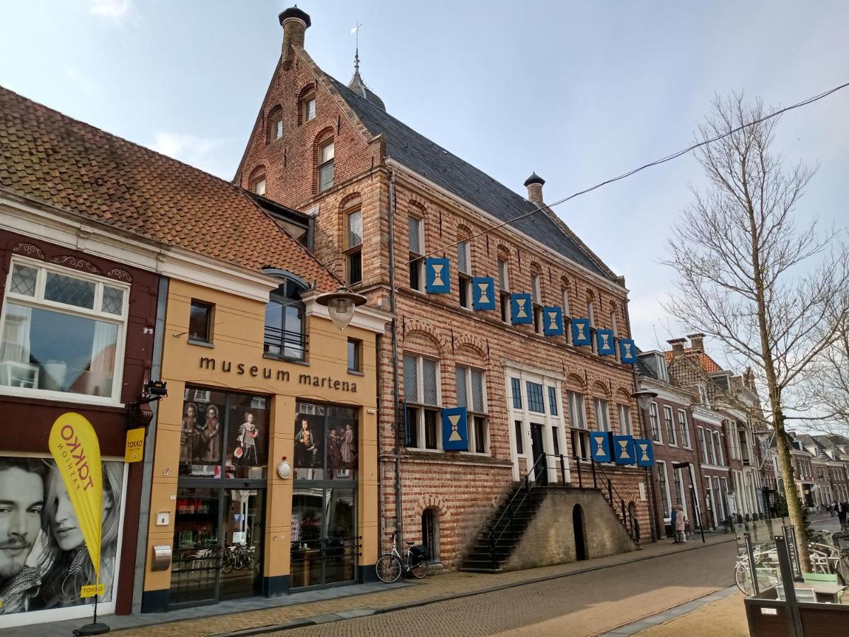 Villa Wellnesshuis Met Hottub, Ligbad En Grote Tuin Tzummarum Exterior foto